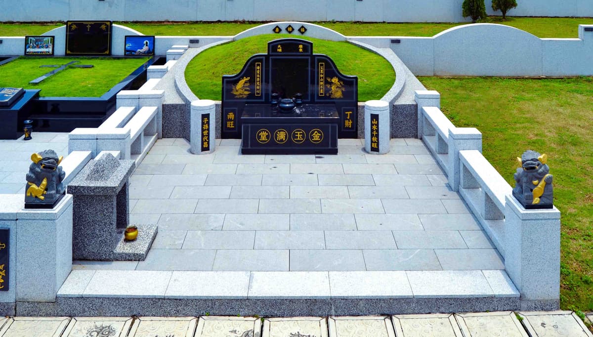 Suasana kavling kuburan Lestari Memorial Garden di Jambe